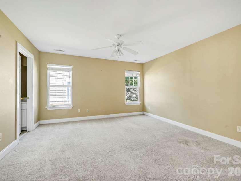 4979 Glen Cove Drive, Southport, NC 28461.  MLS# CAR4369504, YatesRealty ID 21501. 