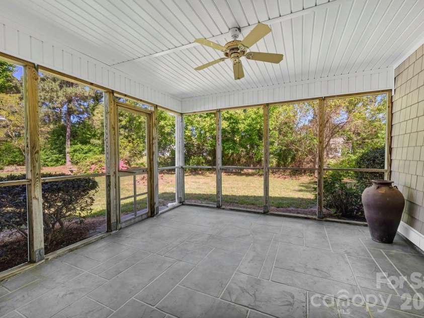 4979 Glen Cove Drive, Southport, NC 28461.  MLS# CAR4369504, YatesRealty ID 21501. 