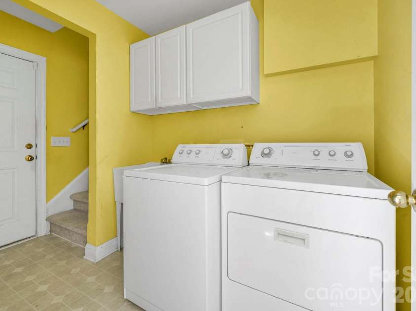 4979 Glen Cove Drive, Southport, NC 28461.  MLS# CAR4369504, YatesRealty ID 21501. 