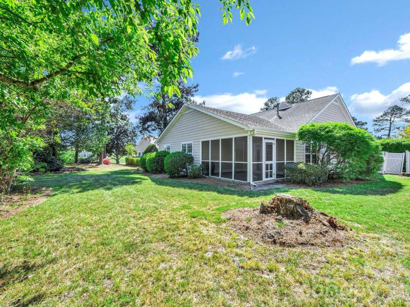 4979 Glen Cove Drive, Southport, NC 28461.  MLS# CAR4369504, YatesRealty ID 21501. 