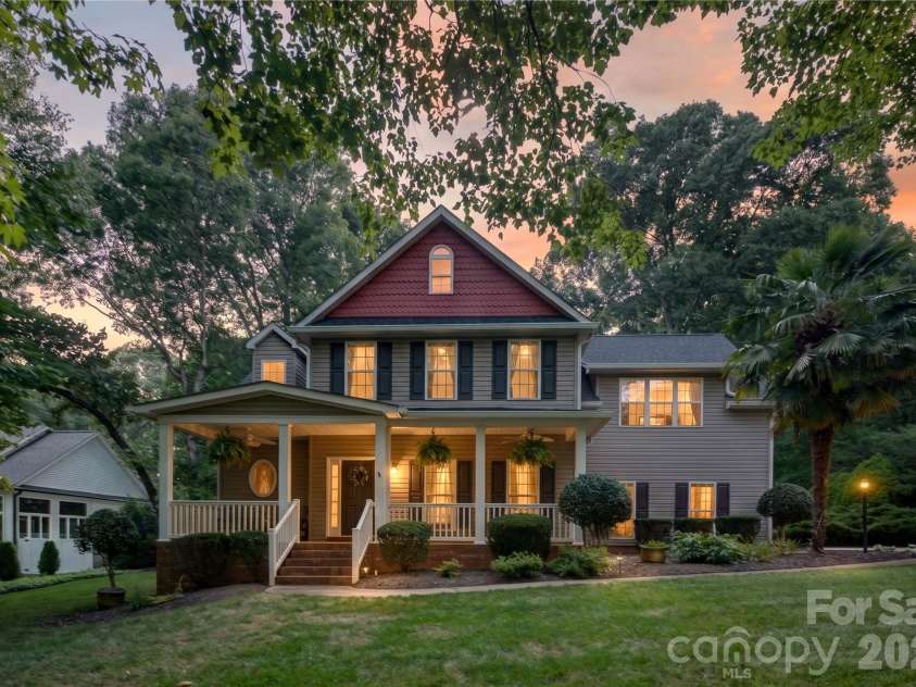 3012 Nablus Drive, Waxhaw, NC 28173.  MLS# CAR4400994, YatesRealty ID 21502. 