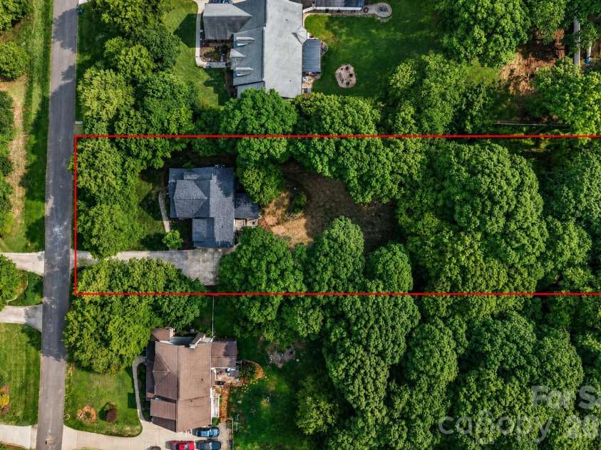 3012 Nablus Drive, Waxhaw, NC 28173.  MLS# CAR4400994, YatesRealty ID 21502. 