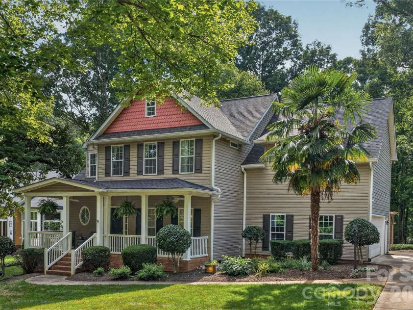 3012 Nablus Drive, Waxhaw, NC 28173.  MLS# CAR4400994, YatesRealty ID 21502. 