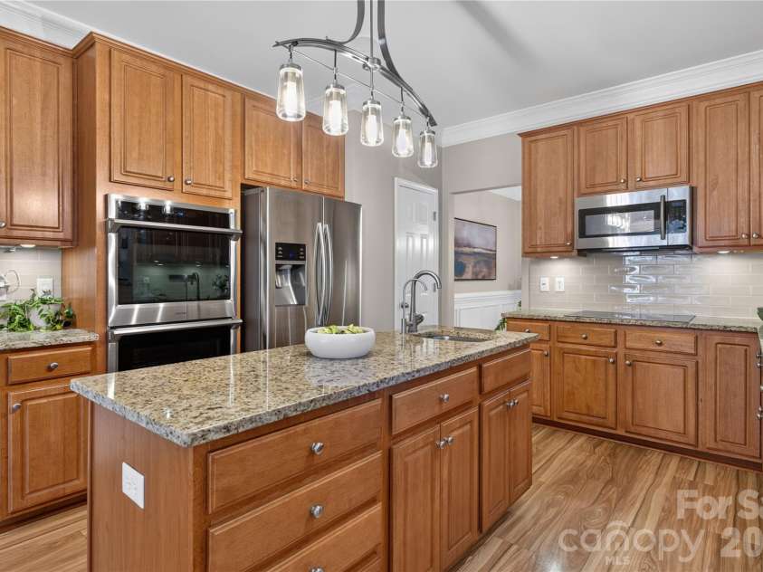 3012 Nablus Drive, Waxhaw, NC 28173.  MLS# CAR4400994, YatesRealty ID 21502. 