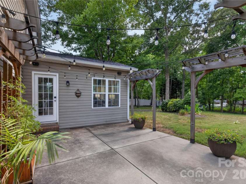 3012 Nablus Drive, Waxhaw, NC 28173.  MLS# CAR4400994, YatesRealty ID 21502. 