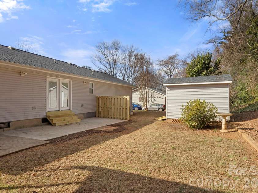 322 Holland Circle, Statesville, NC 28677.  MLS# CAR4376533, YatesRealty ID 21503. 
