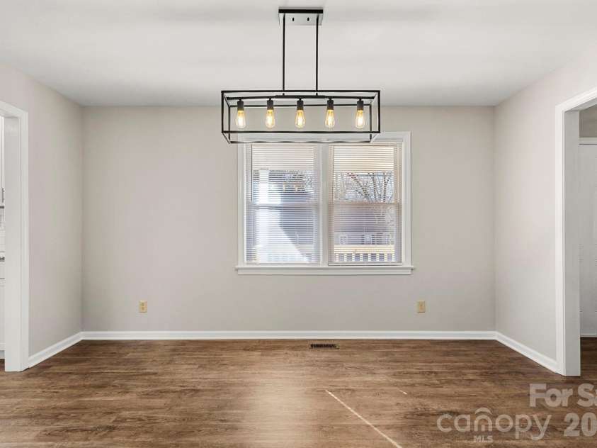 322 Holland Circle, Statesville, NC 28677.  MLS# CAR4376533, YatesRealty ID 21503. Dining Room