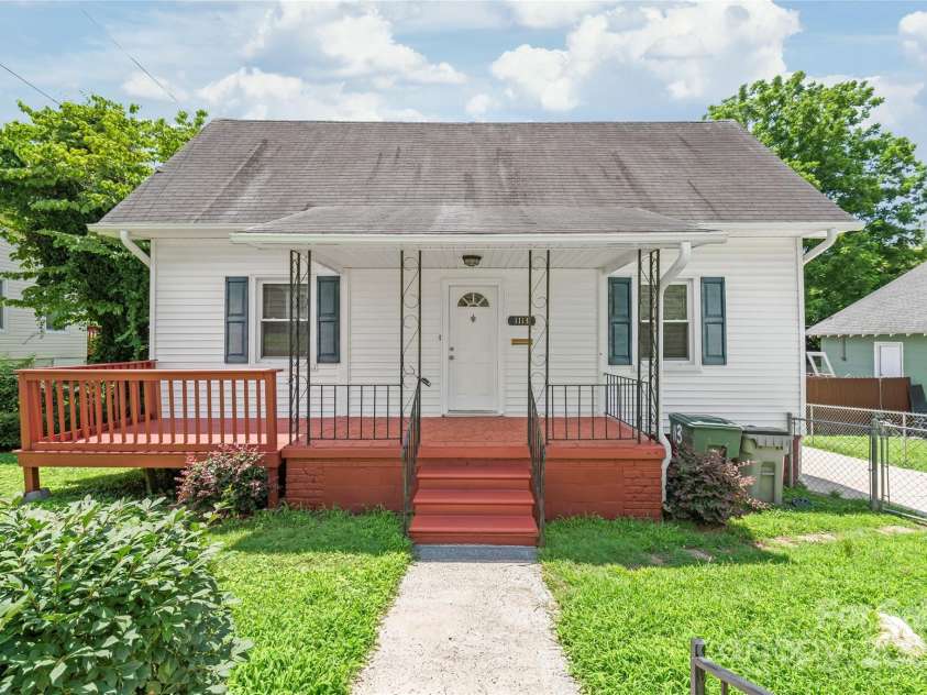 1113 4th Avenue, Gastonia, NC 28052.  MLS# CAR4273472, YatesRealty ID 21505. 