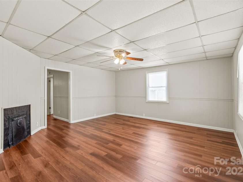 1113 4th Avenue, Gastonia, NC 28052.  MLS# CAR4273472, YatesRealty ID 21505. 