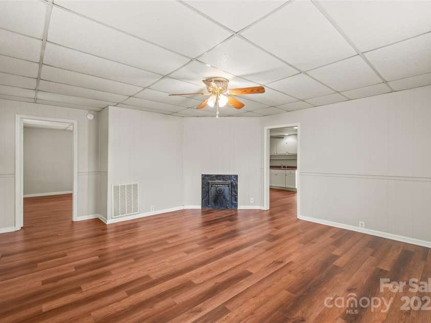 1113 4th Avenue, Gastonia, NC 28052.  MLS# CAR4273472, YatesRealty ID 21505. 