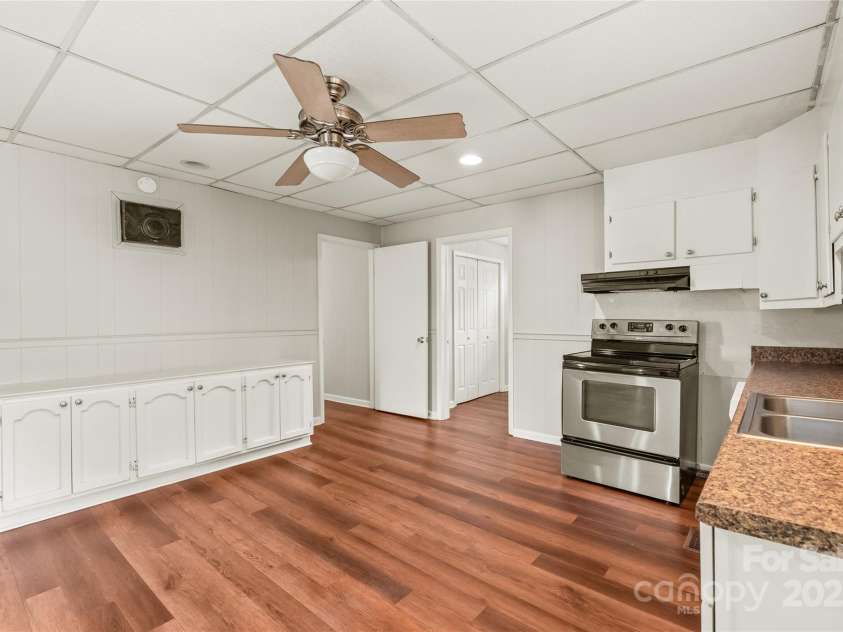 1113 4th Avenue, Gastonia, NC 28052.  MLS# CAR4273472, YatesRealty ID 21505. 