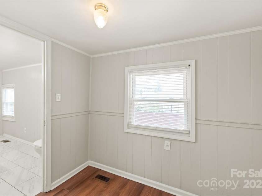 1113 4th Avenue, Gastonia, NC 28052.  MLS# CAR4273472, YatesRealty ID 21505. 