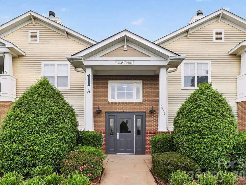 16809 Doe Valley Court, Cornelius, NC 28031.  MLS# CAR4380695, YatesRealty ID 21505. 