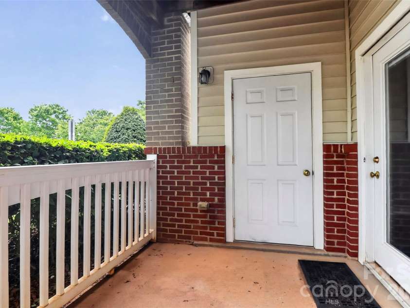 16809 Doe Valley Court, Cornelius, NC 28031.  MLS# CAR4380695, YatesRealty ID 21505. 