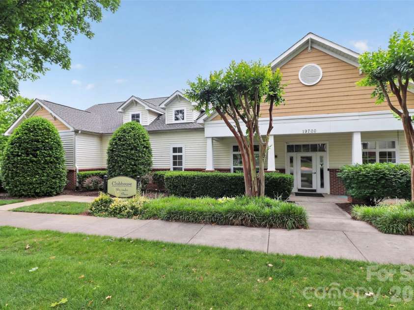 16809 Doe Valley Court, Cornelius, NC 28031.  MLS# CAR4380695, YatesRealty ID 21505. 