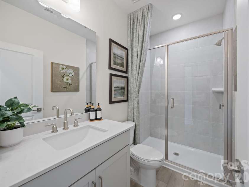 115 Windgate Way, Mooresville, NC 28115.  MLS# CAR4374610, YatesRealty ID 21506. First Floor Bath