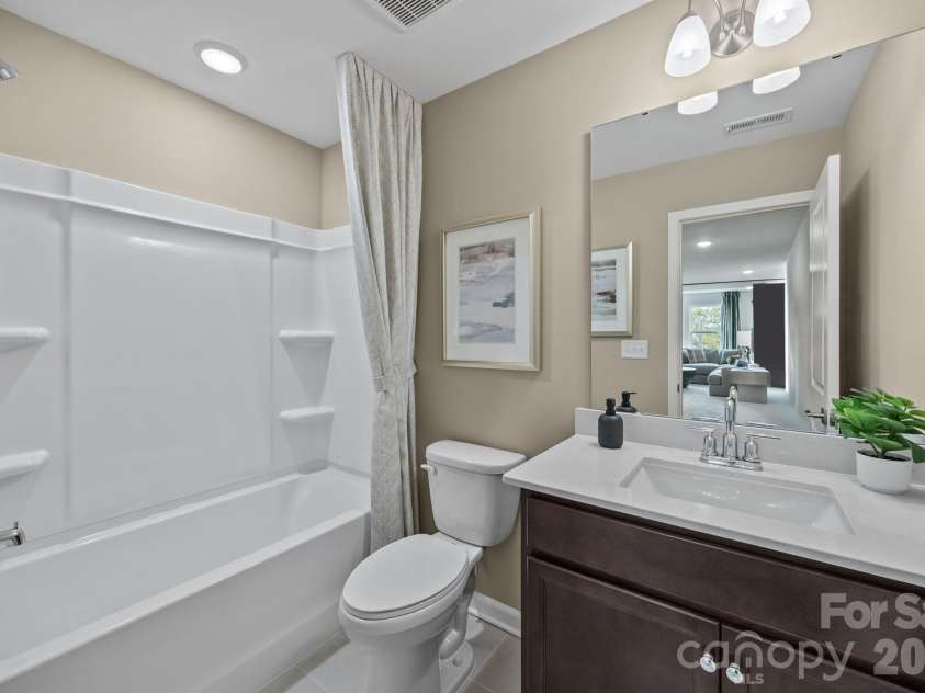 115 Windgate Way, Mooresville, NC 28115.  MLS# CAR4374610, YatesRealty ID 21506. Third Floor Guest Bath