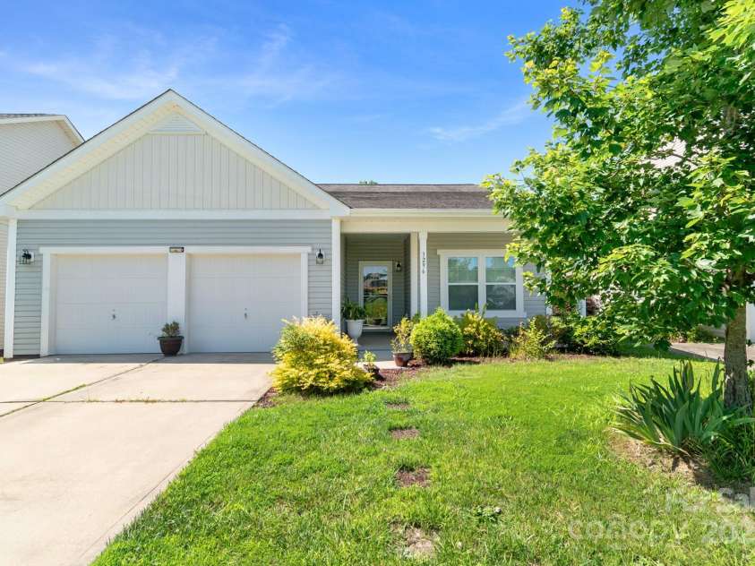 3296 Saddlebrook Drive, Midland, NC 28107.  MLS# CAR4273896, YatesRealty ID 21508. 