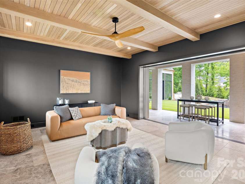 4111 Columbine Circle, Charlotte, NC 28211.  MLS# CAR4376886, YatesRealty ID 21508. 