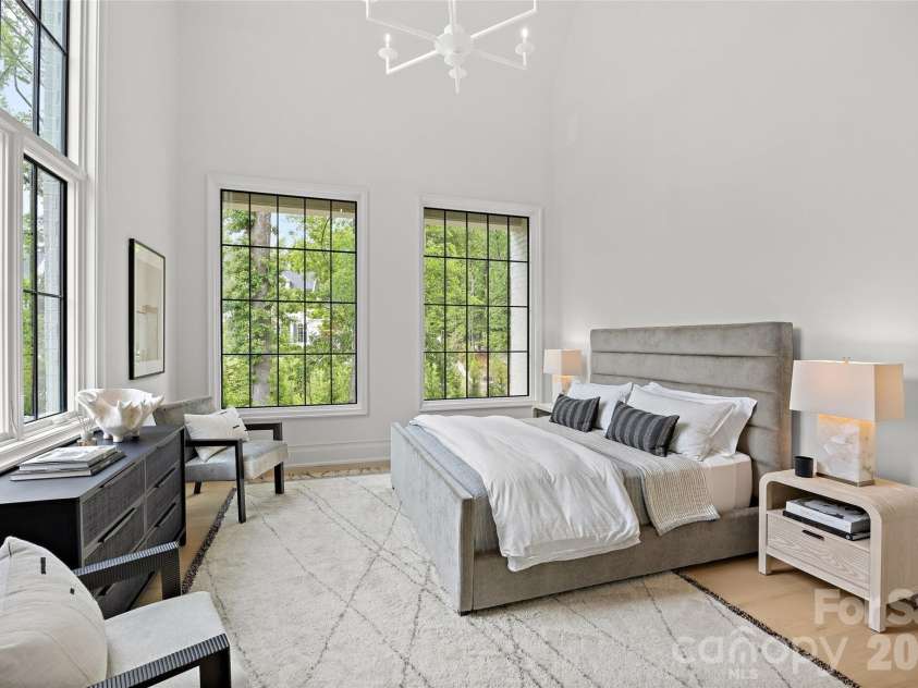 4111 Columbine Circle, Charlotte, NC 28211.  MLS# CAR4376886, YatesRealty ID 21508. 