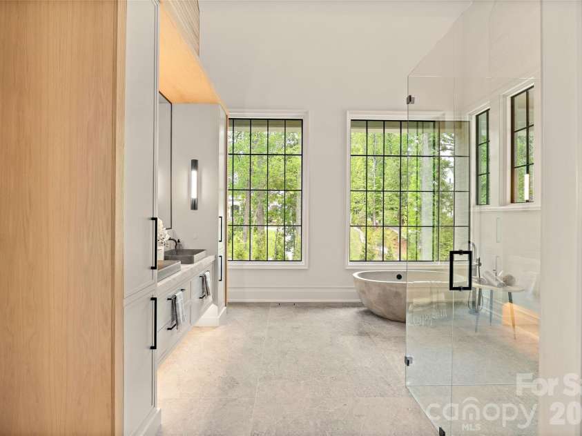 4111 Columbine Circle, Charlotte, NC 28211.  MLS# CAR4376886, YatesRealty ID 21508. 
