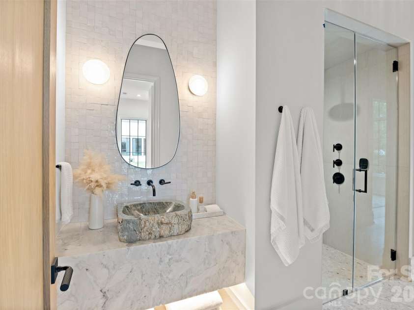 4111 Columbine Circle, Charlotte, NC 28211.  MLS# CAR4376886, YatesRealty ID 21508. 