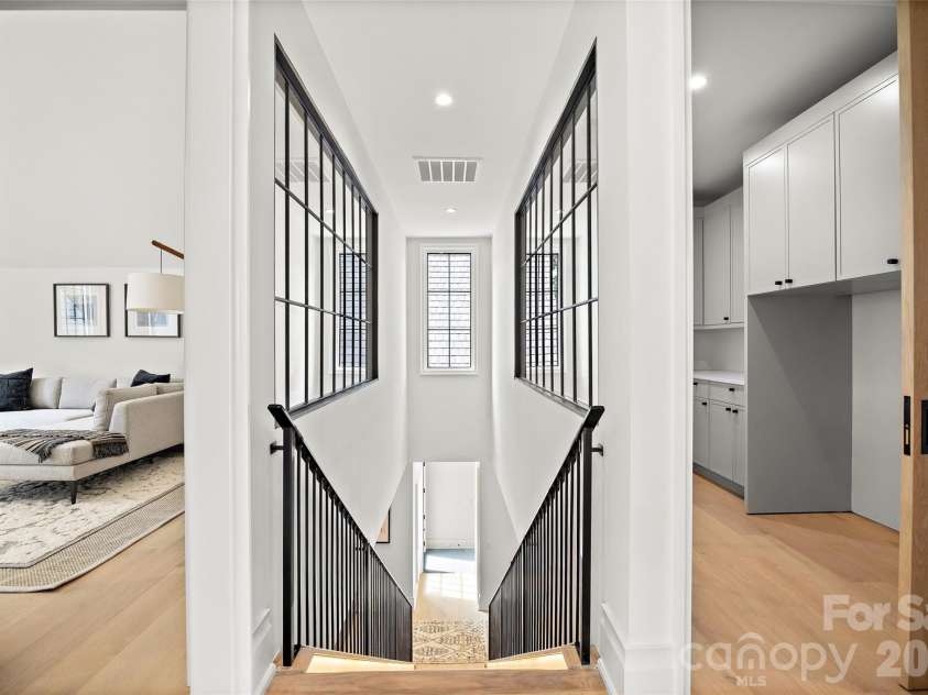 4111 Columbine Circle, Charlotte, NC 28211.  MLS# CAR4376886, YatesRealty ID 21508. 