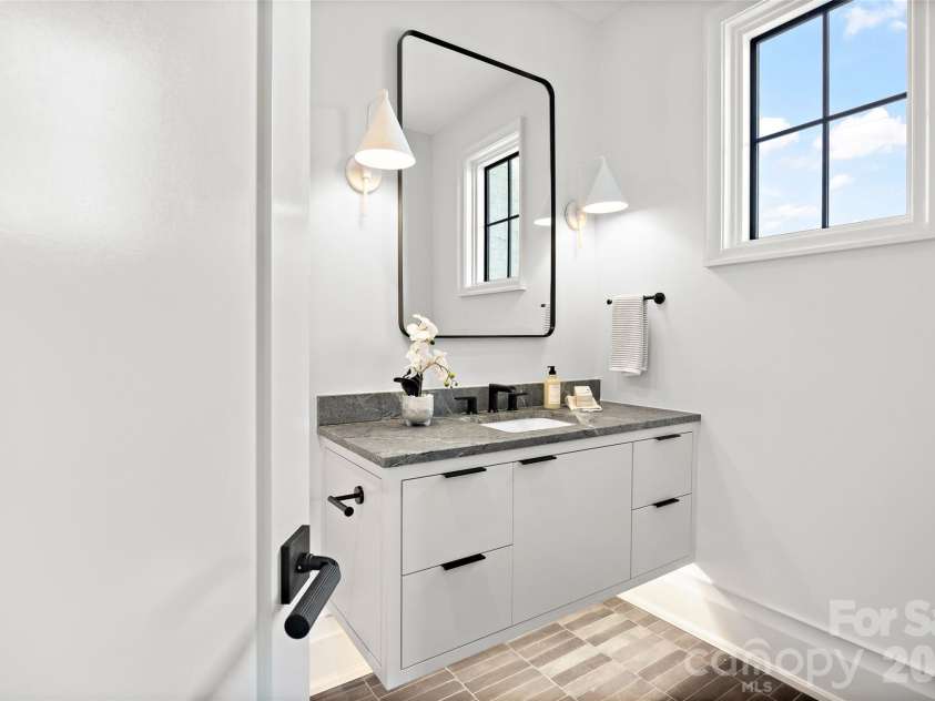 4111 Columbine Circle, Charlotte, NC 28211.  MLS# CAR4376886, YatesRealty ID 21508. 
