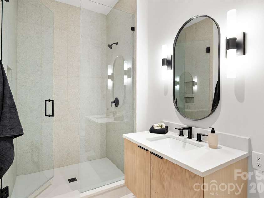 4111 Columbine Circle, Charlotte, NC 28211.  MLS# CAR4376886, YatesRealty ID 21508. 