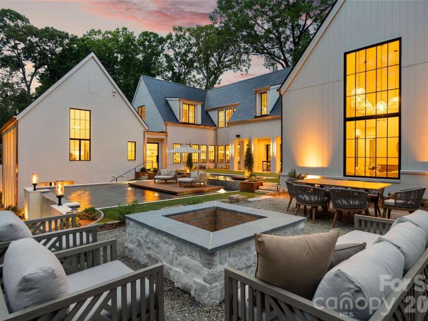 4111 Columbine Circle, Charlotte, NC 28211.  MLS# CAR4376886, YatesRealty ID 21508. 