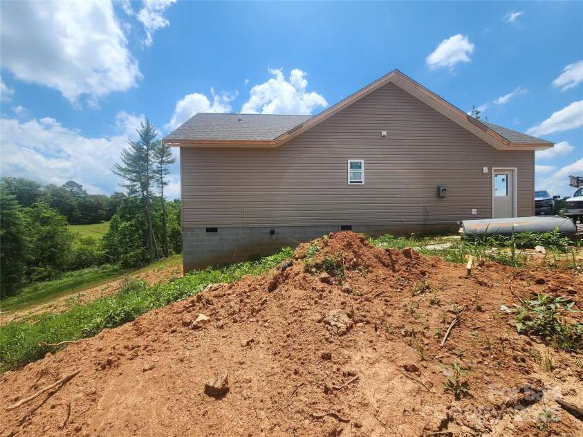 65 Eller Ford Road, Weaverville, NC 28787.  MLS# CAR4274024, YatesRealty ID 21509. 