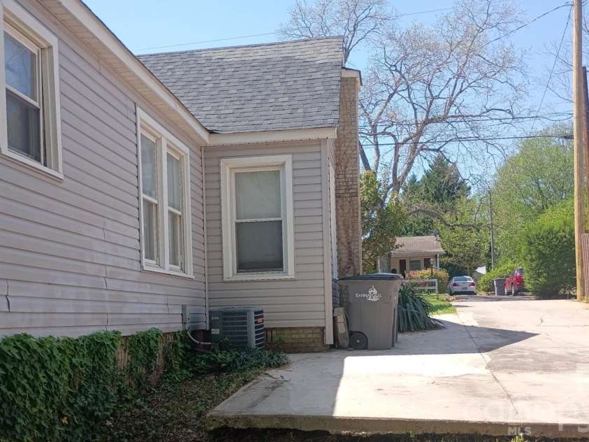 707 Oakshade Avenue, Kannapolis, NC 28083.  MLS# CAR4372011, YatesRealty ID 21509. 