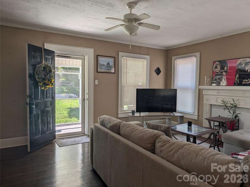 707 Oakshade Avenue, Kannapolis, NC 28083.  MLS# CAR4372011, YatesRealty ID 21509. 