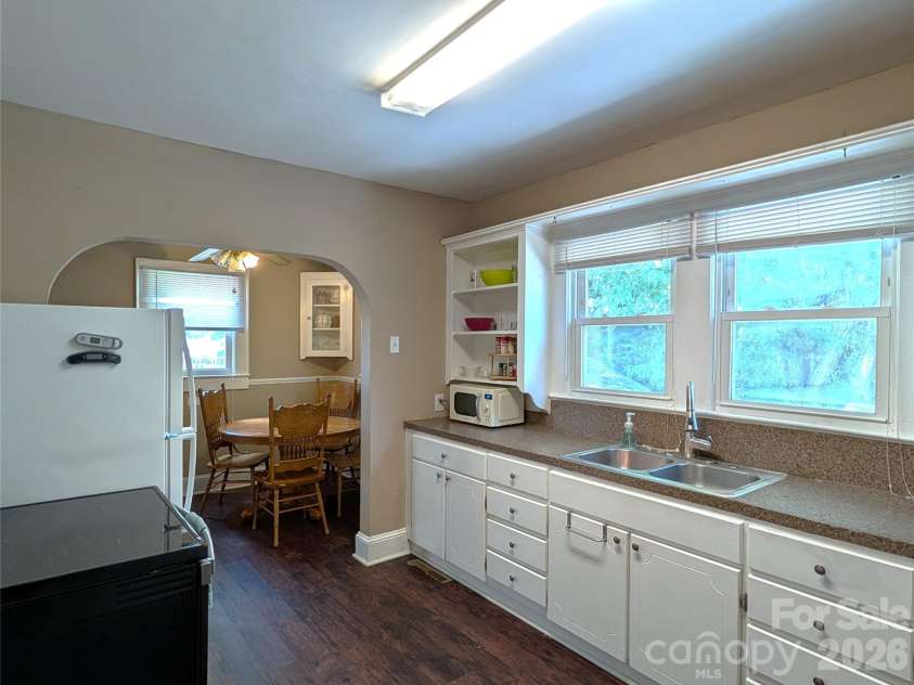 707 Oakshade Avenue, Kannapolis, NC 28083.  MLS# CAR4372011, YatesRealty ID 21509. 