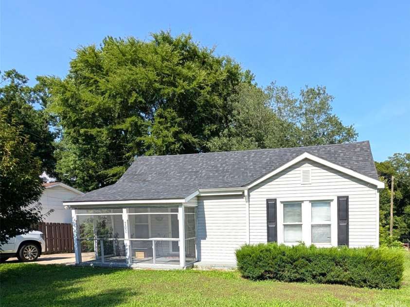 707 Oakshade Avenue, Kannapolis, NC 28083.  MLS# CAR4372011, YatesRealty ID 21509. 