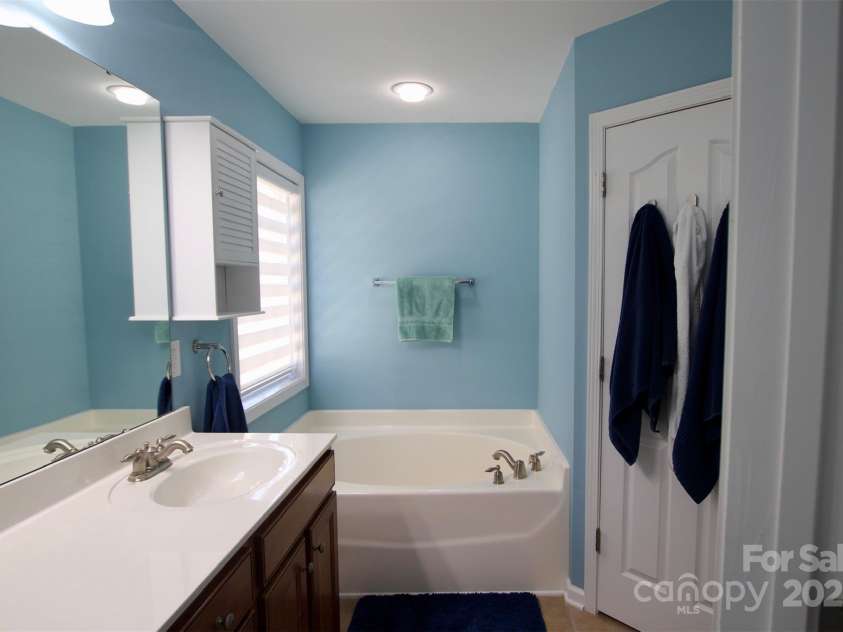 12123 Monteith Grove Drive, Huntersville, NC 28078.  MLS# CAR4229051, YatesRealty ID 2151. 