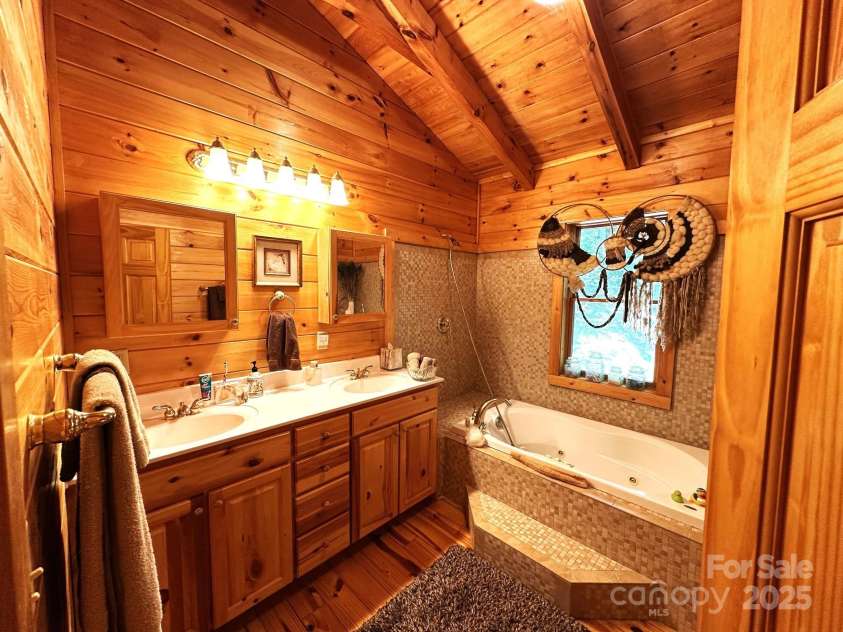 184 Poplar Drive, Lake Lure, NC 28746.  MLS# CAR4285241, YatesRealty ID 2151. 