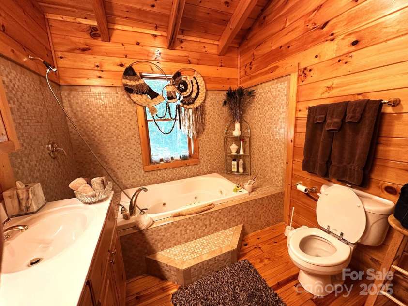 184 Poplar Drive, Lake Lure, NC 28746.  MLS# CAR4285241, YatesRealty ID 2151. 