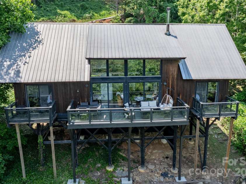 126 North Ridge Drive, Marion, NC 28752.  MLS# CAR4273969, YatesRealty ID 21510. 