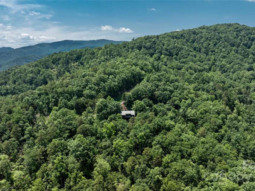 126 North Ridge Drive, Marion, NC 28752.  MLS# CAR4273969, YatesRealty ID 21510. 