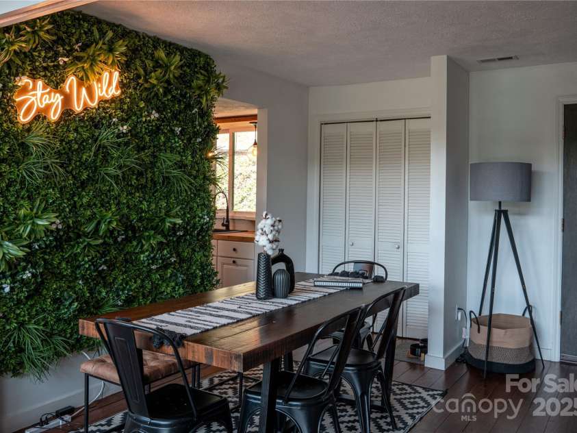 126 North Ridge Drive, Marion, NC 28752.  MLS# CAR4273969, YatesRealty ID 21510. 