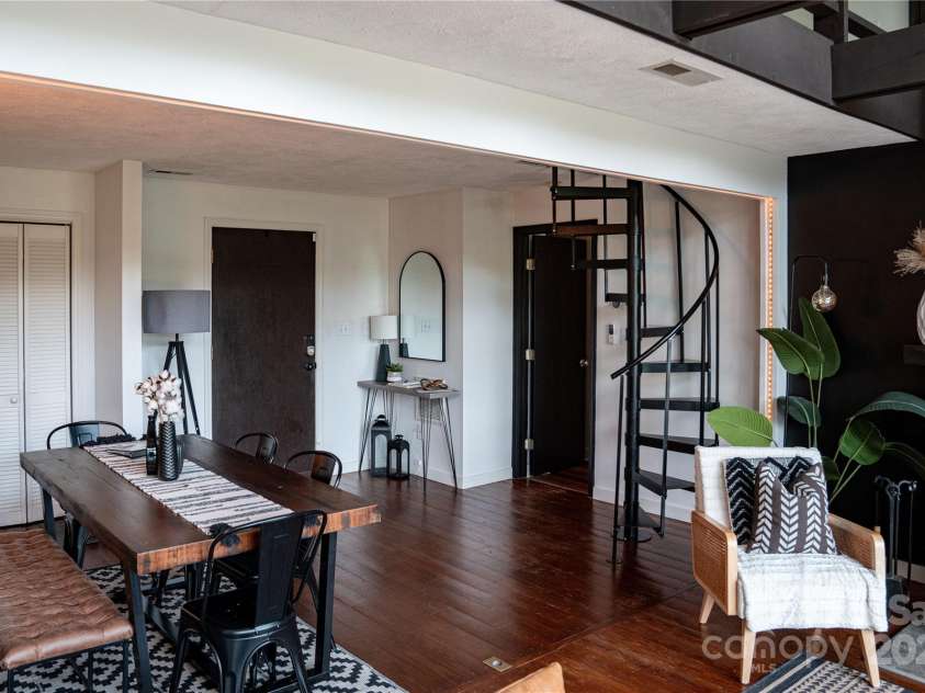 126 North Ridge Drive, Marion, NC 28752.  MLS# CAR4273969, YatesRealty ID 21510. 