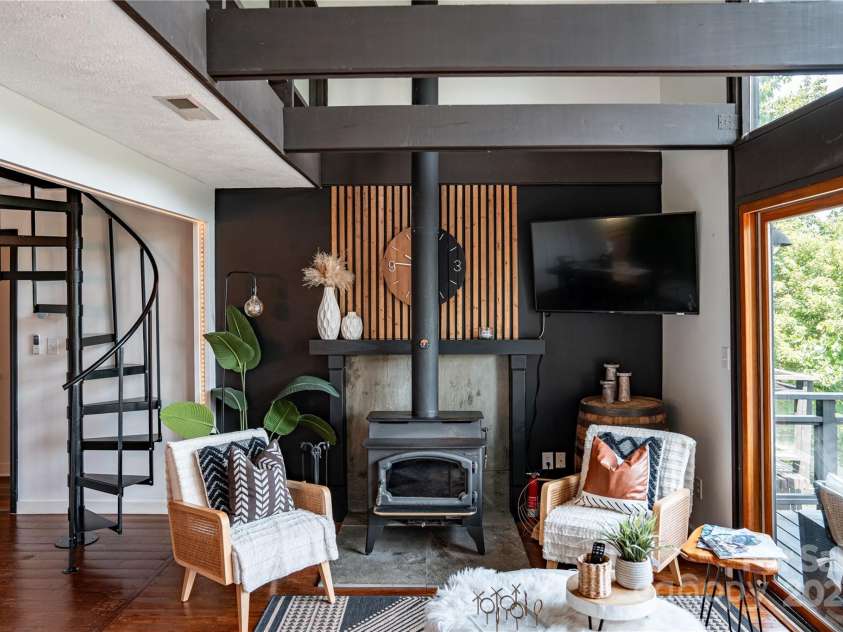 126 North Ridge Drive, Marion, NC 28752.  MLS# CAR4273969, YatesRealty ID 21510. 