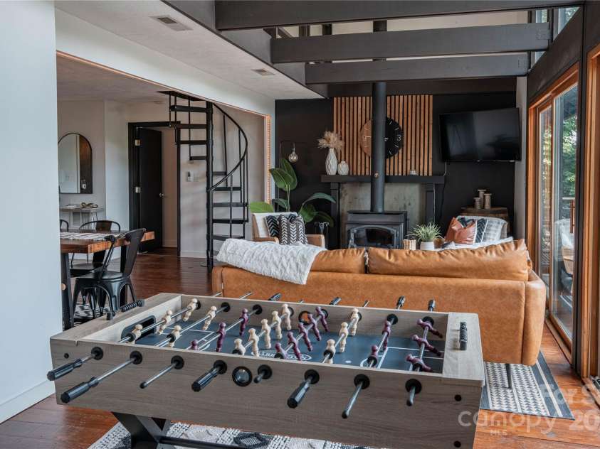 126 North Ridge Drive, Marion, NC 28752.  MLS# CAR4273969, YatesRealty ID 21510. 