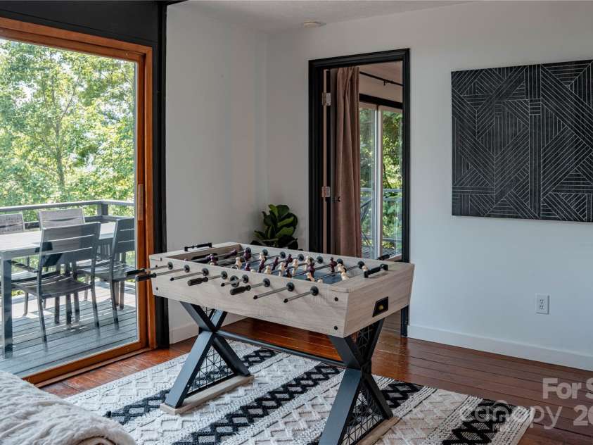 126 North Ridge Drive, Marion, NC 28752.  MLS# CAR4273969, YatesRealty ID 21510. 