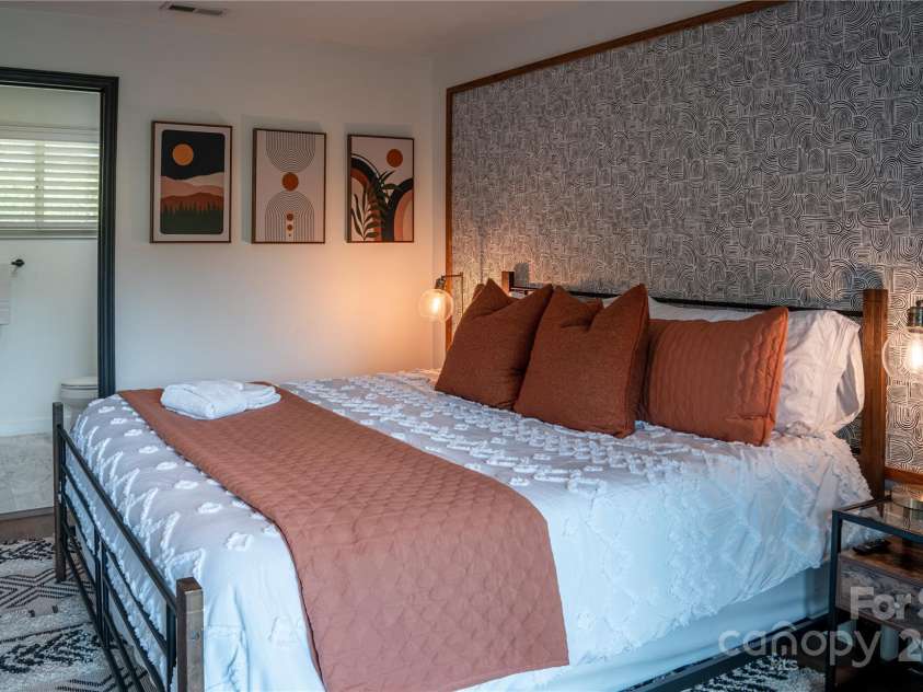 126 North Ridge Drive, Marion, NC 28752.  MLS# CAR4273969, YatesRealty ID 21510. 