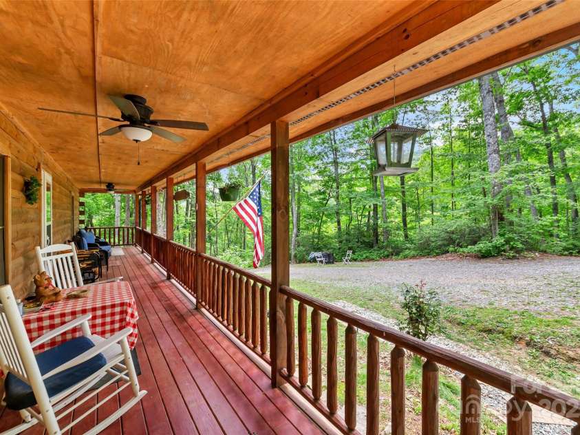 252 Idylwild Lane, Black Mountain, NC 28711.  MLS# CAR4267364, YatesRealty ID 21511. 