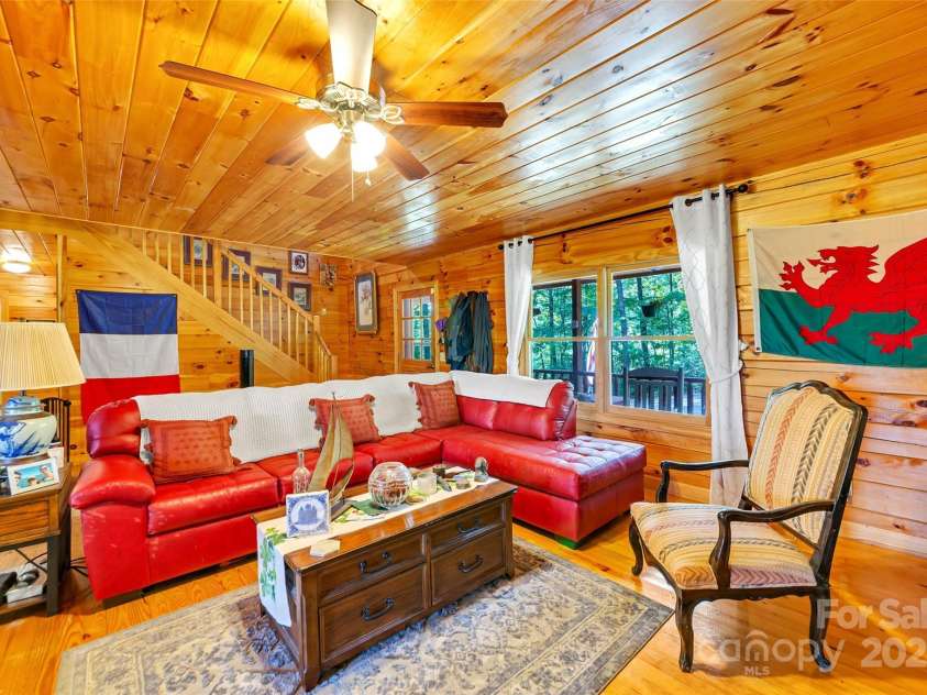 252 Idylwild Lane, Black Mountain, NC 28711.  MLS# CAR4267364, YatesRealty ID 21511. 