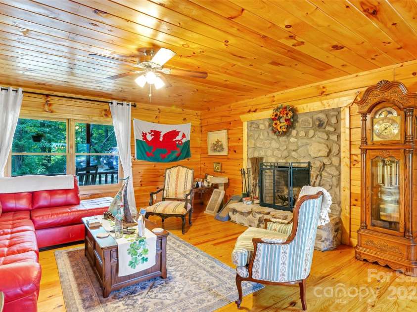 252 Idylwild Lane, Black Mountain, NC 28711.  MLS# CAR4267364, YatesRealty ID 21511. 