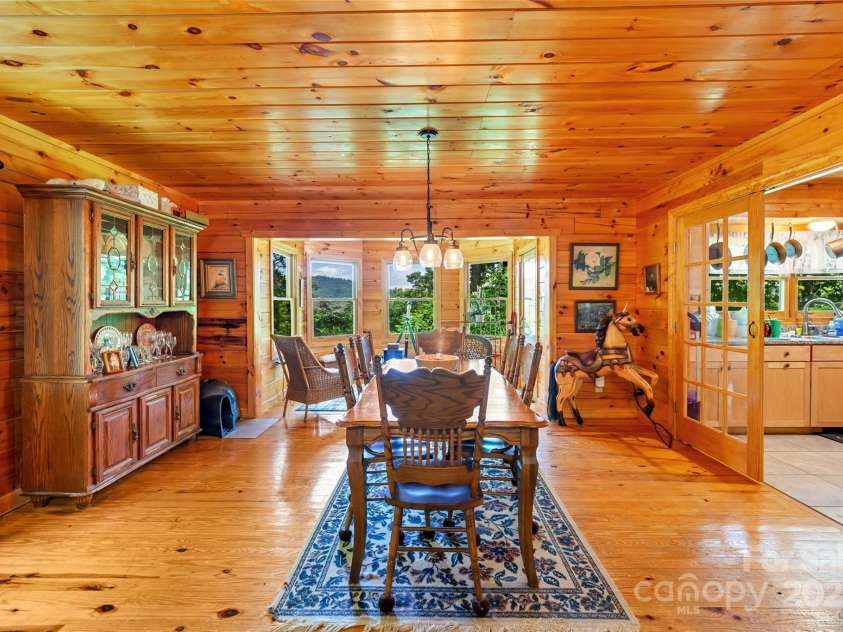 252 Idylwild Lane, Black Mountain, NC 28711.  MLS# CAR4267364, YatesRealty ID 21511. 